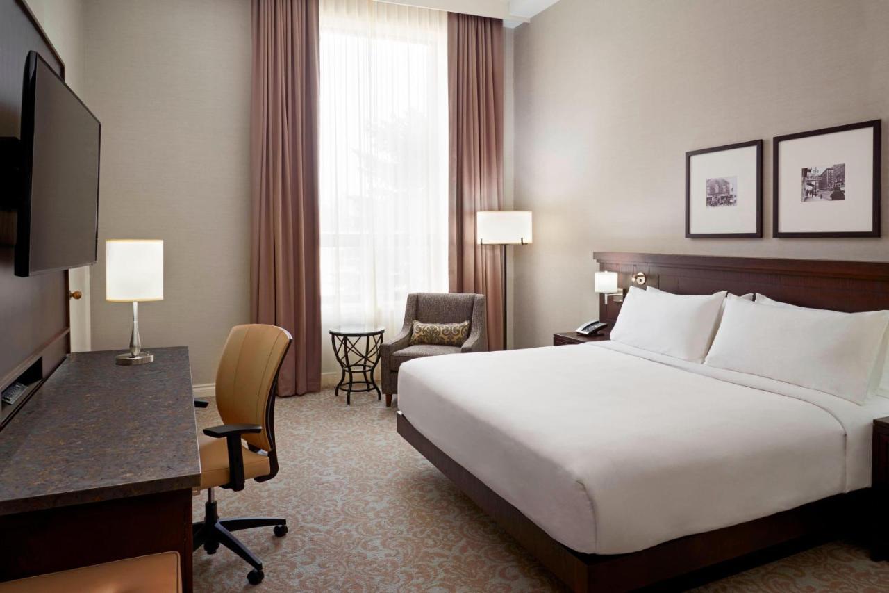 Delta Hotels By Marriott London Armouries Bagian luar foto