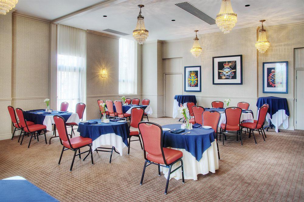 Delta Hotels By Marriott London Armouries Bagian luar foto
