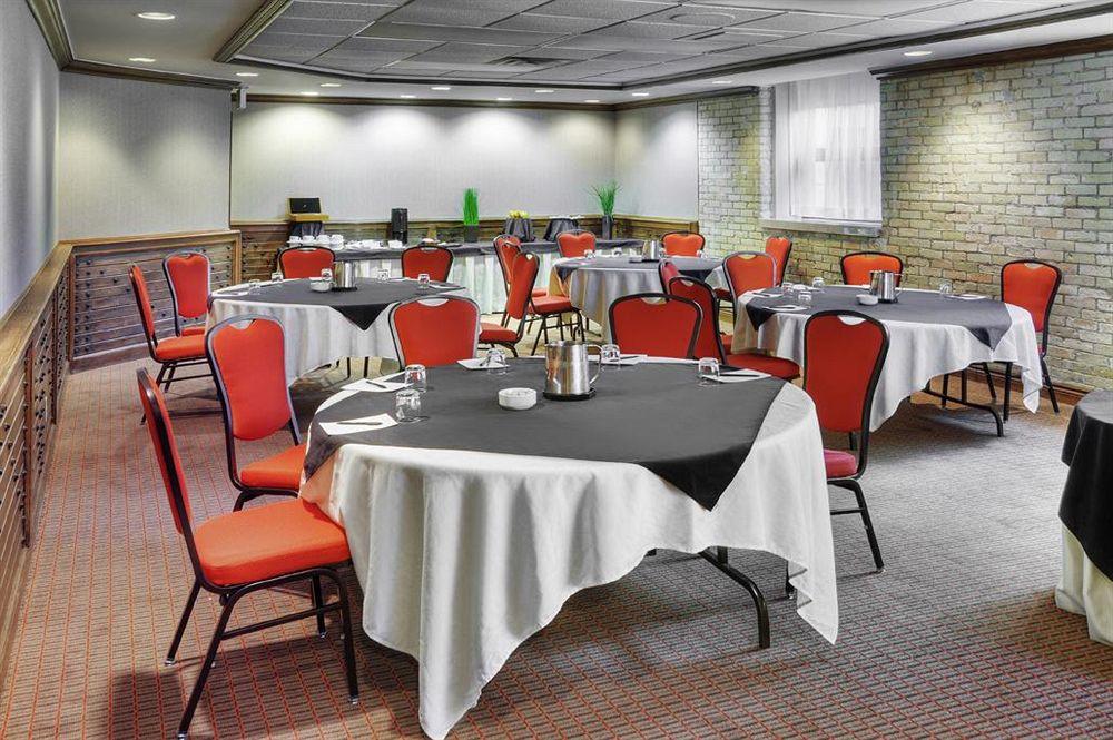 Delta Hotels By Marriott London Armouries Bagian luar foto