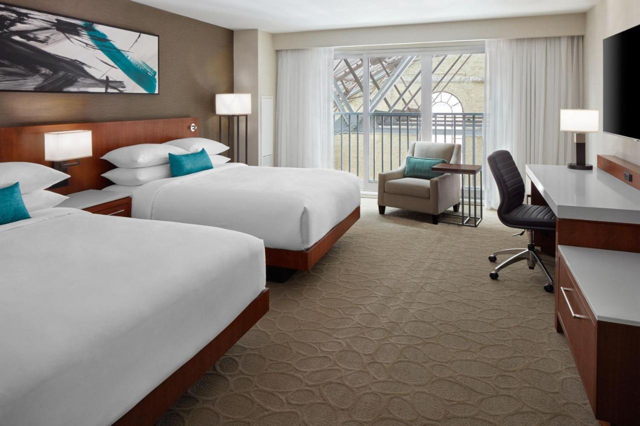 Delta Hotels By Marriott London Armouries Bagian luar foto