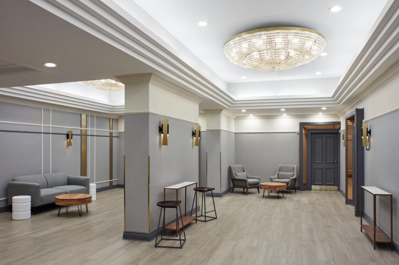 Delta Hotels By Marriott London Armouries Bagian luar foto