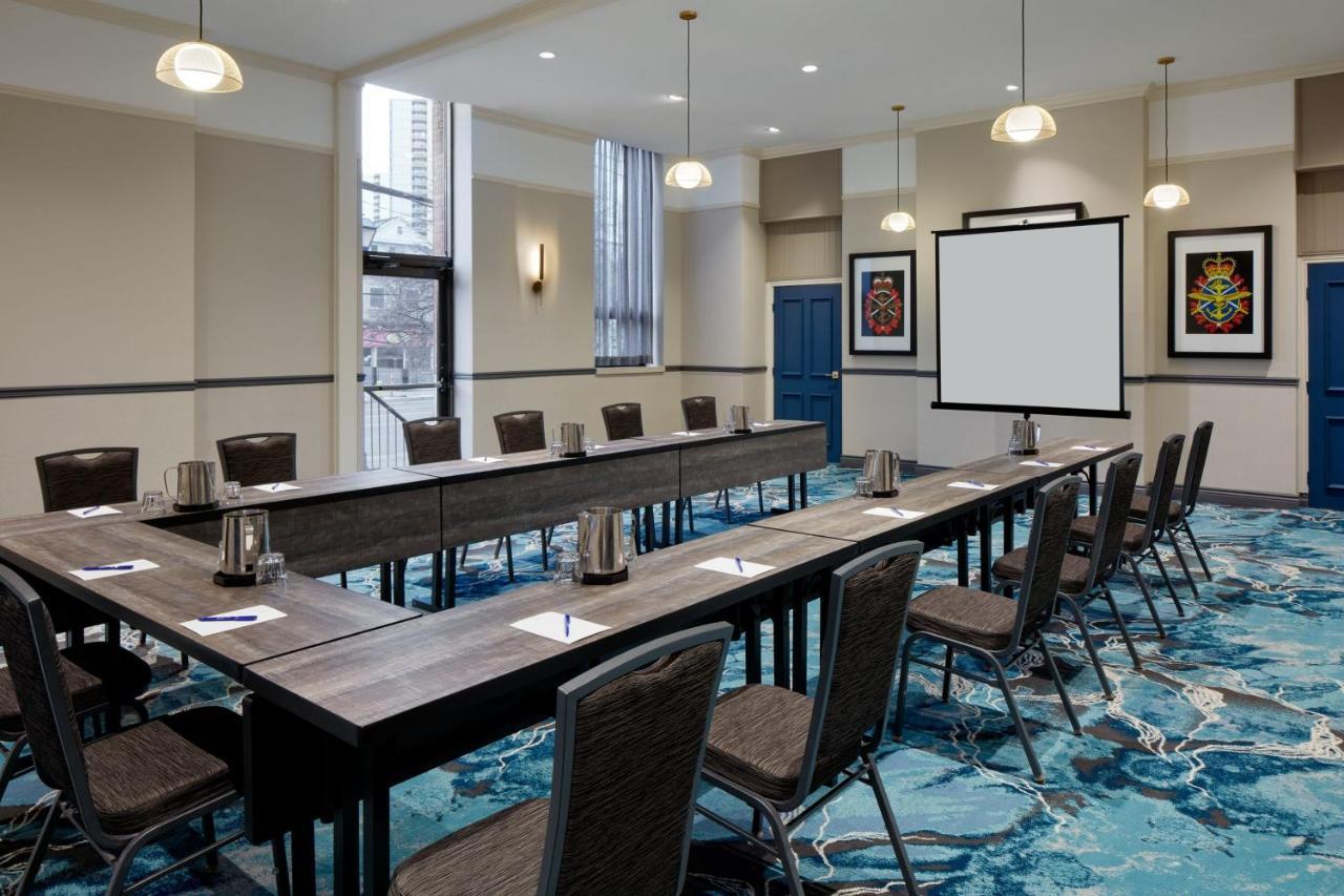 Delta Hotels By Marriott London Armouries Bagian luar foto