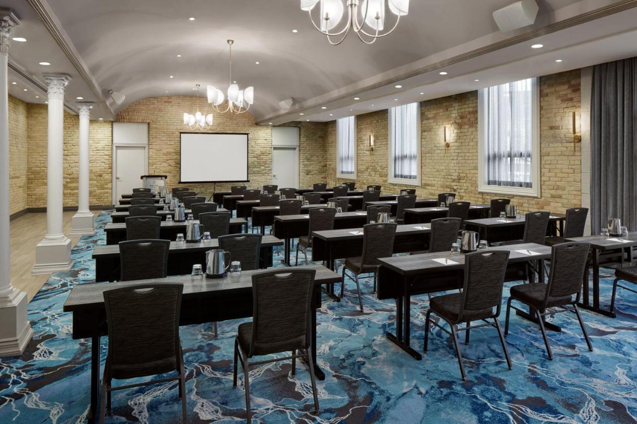 Delta Hotels By Marriott London Armouries Bagian luar foto