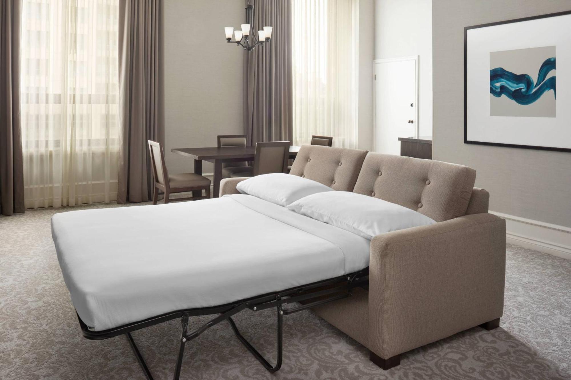 Delta Hotels By Marriott London Armouries Bagian luar foto