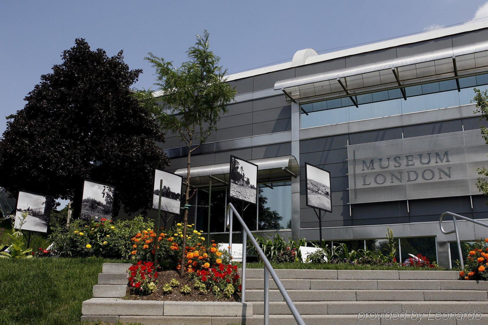 Delta Hotels By Marriott London Armouries Bagian luar foto
