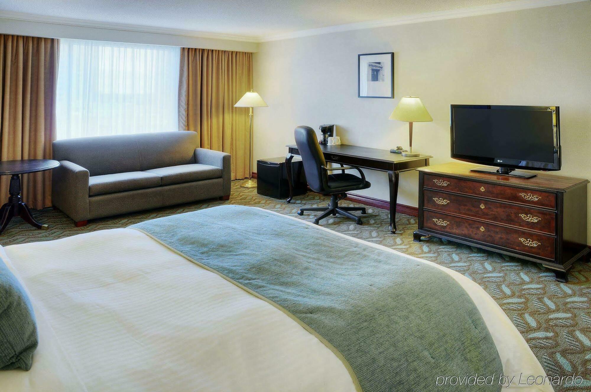 Delta Hotels By Marriott London Armouries Ruang foto