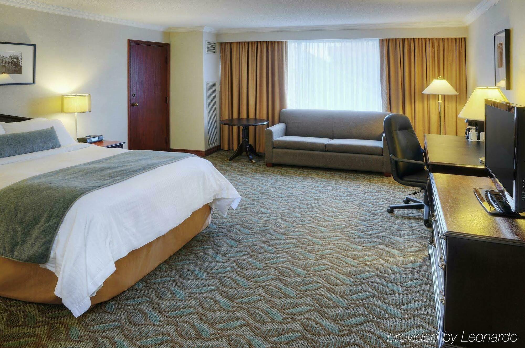 Delta Hotels By Marriott London Armouries Ruang foto